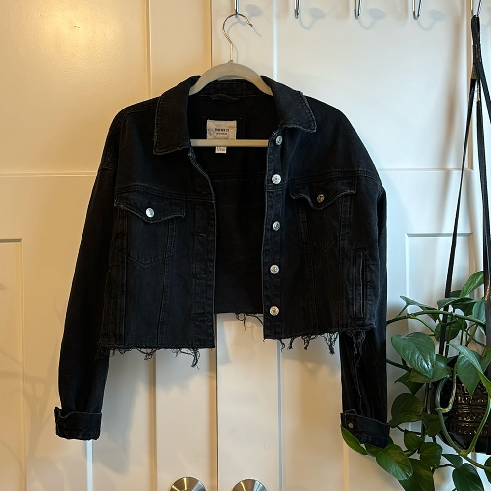 Cropped Black Jean Jacket | size M